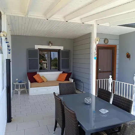 Mediterranean بيت للعطل